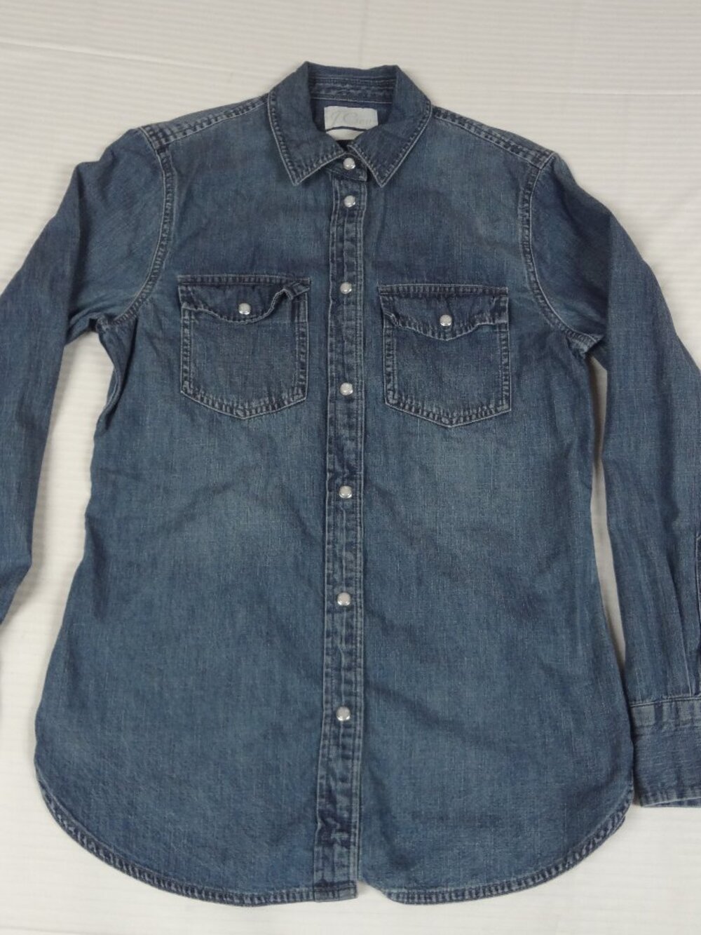 J.CREW BLUE DENIM BUTTON UP SIZE 2 WOMENS LONG SLEEVE SHIRT L726